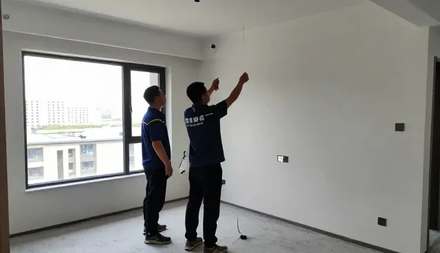 智能监控系统在复杂环境中的性能表现与适用条件分析